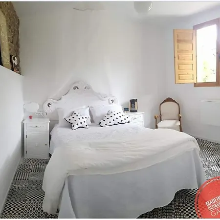 Madeinfofan Rural Con Jardin (adults Only) Bed and breakfast
